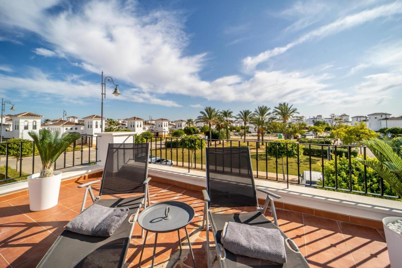 Villa mit privatem Pool, zentrumsnah Roldán Exterior foto